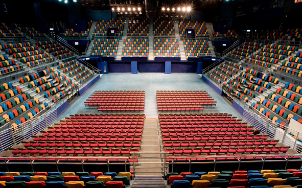 Arena in End-stage seating, face stage direction 